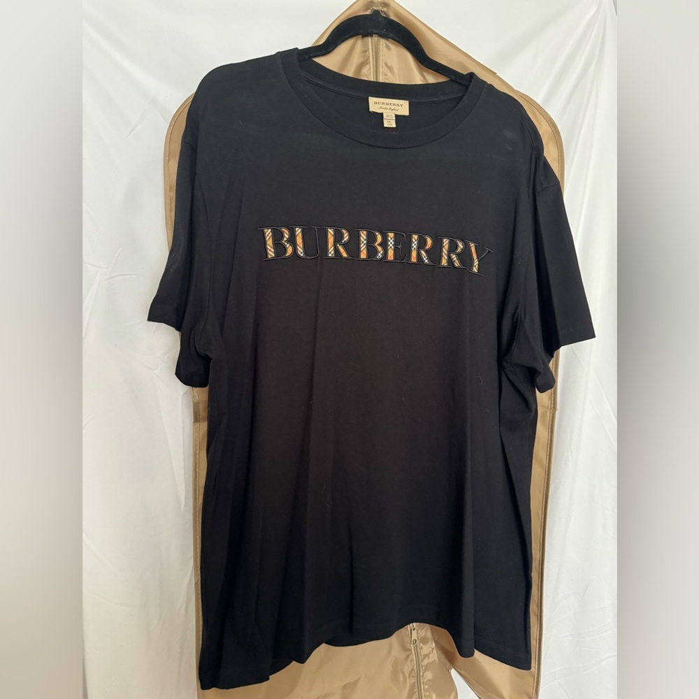 Burberry tee shirt
